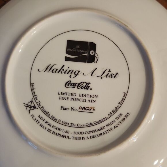 Franklin Mint Coca Cola Santa Porcelain Decorative Salad Dessert Plates Set of 4 - Picture 7 of 15